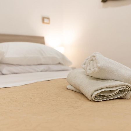 Il Basso Mini Apartment Наполи Екстериор снимка